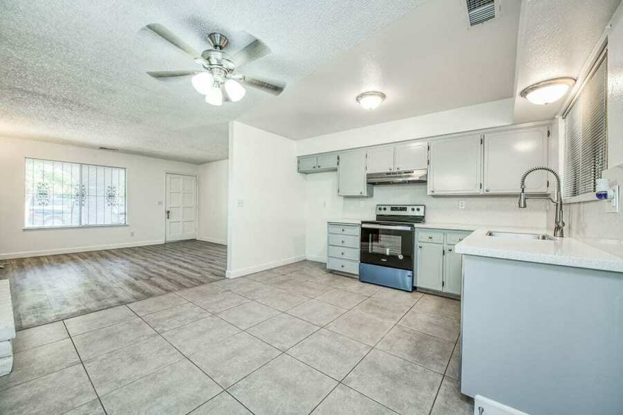 #XXXXhtmlcaption1612052