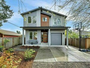 photo 1 of 3170 N Saratoga St, Portland, OR 97217