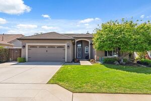 photo 1 of 2974 Twain Ave, Clovis, CA 93611