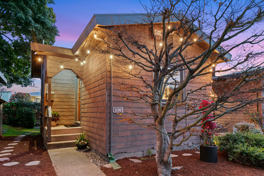 photo 1 of 1130 Derby St, Berkeley, CA 94702