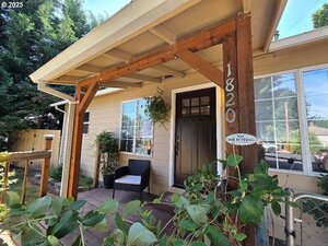 photo 1 of 1820 Filbert St, Forest Grove, OR 97116