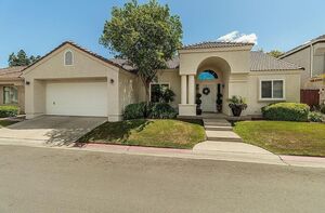 photo 1 of 1073 E Pennsylvania Ave, Fresno, CA 93720