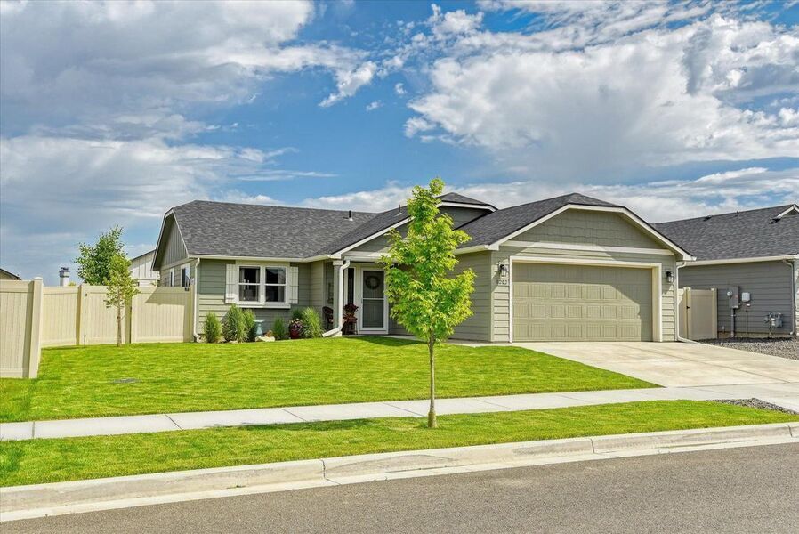 photo 1 of 8202 W  Quaking Rd, Spokane, WA 99224