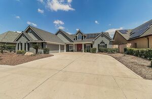 photo 1 of 287 W Trenton Ave, Clovis, CA 93619