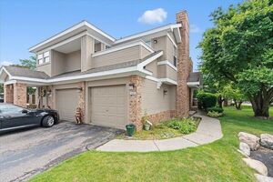 photo 1 of 6607 Bellows Ct, West Bloomfield, MI 48322