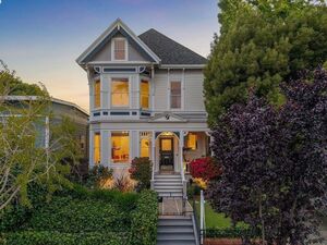 photo 1 of 1709 Myrtle St, Oakland, CA 94607