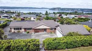 photo 1 of 1260 S Karl Johan Ave, Tacoma, WA 98465