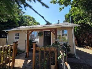 photo 1 of 1820 Filbert St, Forest Grove, OR 97116