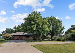 photo 1 of 2038 Hill Top Cir, Weatherford, TX 76085