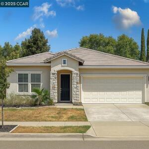 photo 1 of 3424 Molokai Rd, West Sacramento, CA 95691