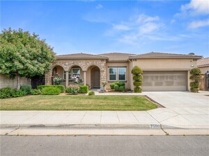 photo 1 of 7993 N Justin Ave, Fresno, CA 93720