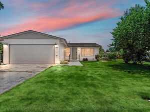 photo 1 of 608 S De Clark Ave, Emmett, ID 83617