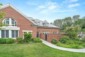 photo 1 of 3 Stables Way #3, Belmont, MA 02478