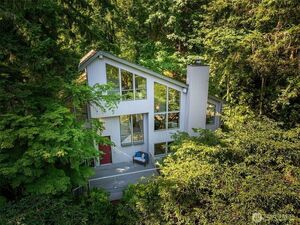 photo 1 of 17110 SE 43rd Street, Bellevue, WA 98006