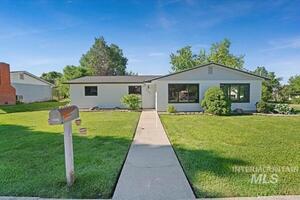 photo 1 of 2302 Jackson, Caldwell, ID 83605