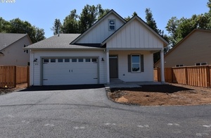 photo 1 of 855 Oakleaf Way, Silverton, OR 97381