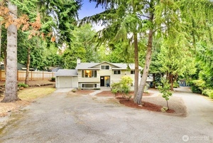 photo 1 of 812 NE 175th St, Shoreline, WA 98155
