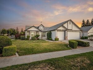 photo 1 of 5807 W Paul Ave, Fresno, CA 93722