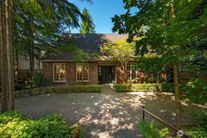 photo 1 of 3764 W Commodore Way, Seattle, WA 98199