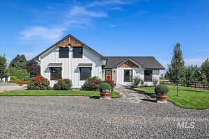 photo 1 of 6790 E Locust Ln, Nampa, ID 83686