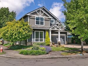 photo 1 of 352 SE 14th Pl, Canby, OR 97013