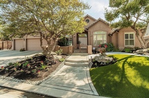 photo 1 of 10668 N Oak Hill Cir, Fresno, CA 93730
