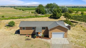 photo 1 of 70 Tamara Pl, Toppenish, WA 98948