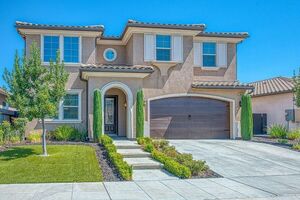 photo 1 of 1808 E Benvenuto Dr, Fresno, CA 93730