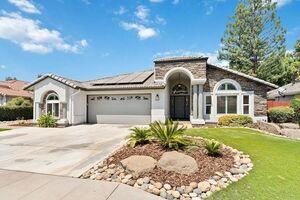 photo 1 of 871 Minarets Ave, Clovis, CA 93611