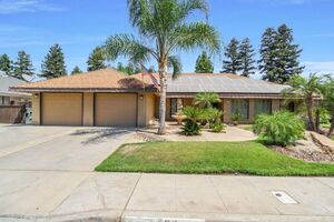 photo 1 of 493 Timmy Ave, Clovis, CA 93612