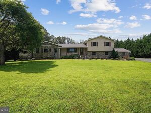 photo 1 of 15295 Woodville Rd, Waldorf, MD 20601