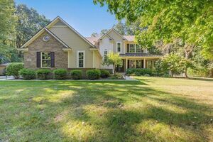 photo 1 of 6420 Woodvine Dr, Chelsea, MI 48118