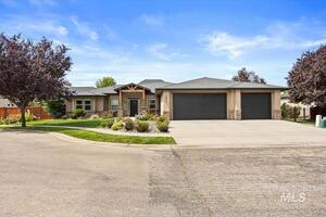 photo 1 of 5831 N Saguaro Hills Pl, Meridian, ID 83646
