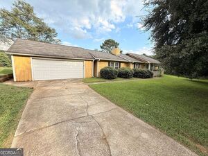 photo 1 of 1187 Dixie Rd, Covington, GA 30014