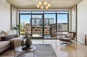 photo 1 of 1410 NW Kearney St #621, Portland, OR 97209
