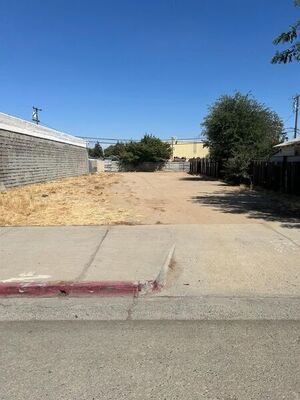 photo 1 of 1220 N  Abby St, Fresno, CA 93703