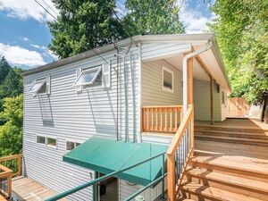 photo 1 of 1120 SW Broadway Dr, Portland, OR 97201