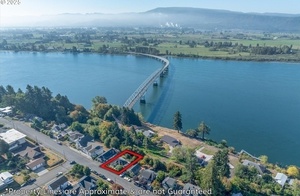 photo 1 of 380 Columbia St, Cathlamet, WA 98612