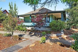 photo 1 of 1132 Ash Ave, Cottage Grove, OR 97424