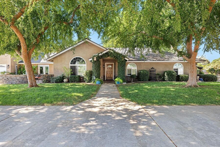photo 1 of 6345 N Bethel Ave, Clovis, CA 93619