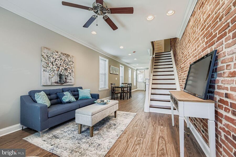 photo 1 of 501 S Belnord Ave, Baltimore, MD 21224