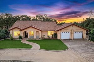 photo 1 of 30521 Horseshoe Dr, Coarsegold, CA 93614