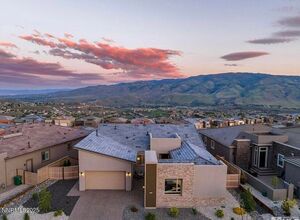 photo 1 of 9176 Graycliff Ln, Reno, NV 89523