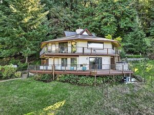 photo 1 of 14162 SE Holgate Blvd, Portland, OR 97236