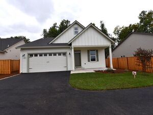 photo 1 of 855 Oakleaf Way, Silverton, OR 97381