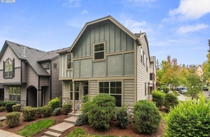 photo 1 of 905 SW Mozart Ter, Portland, OR 97225