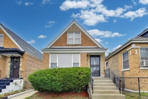 photo 1 of 7024 S Honore St, Chicago, IL 60636