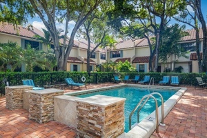 photo 1 of 810 SE 2nd St Unit F, Fort Lauderdale, FL 33301