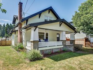 photo 1 of 475 E Arlington St, Gladstone, OR 97027