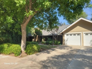 photo 1 of 316 E Lester Ave, Fresno, CA 93720